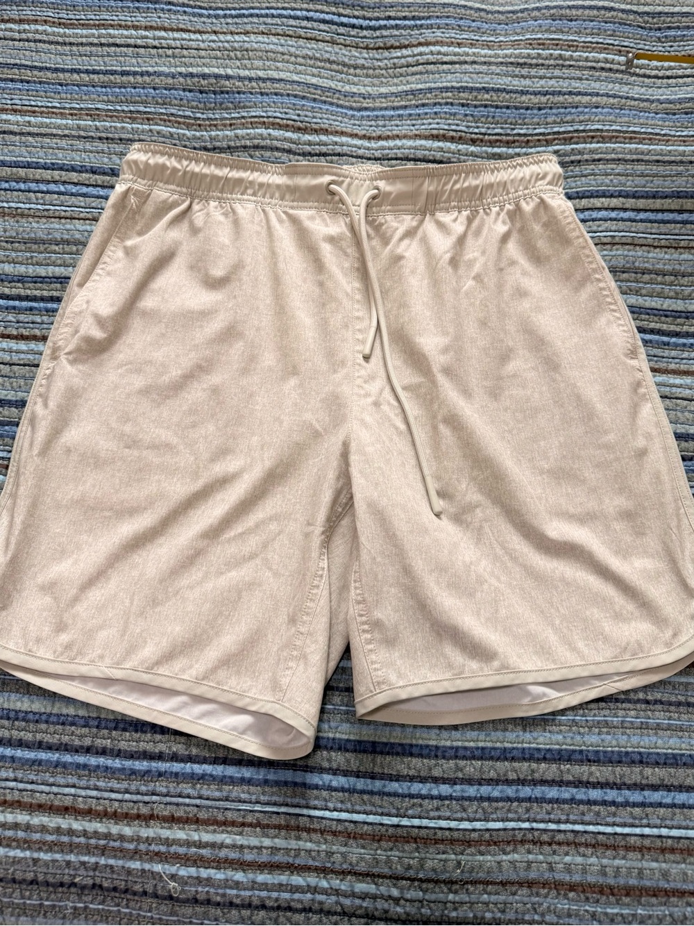Original Penguin Men's Light Cream Elastic-Waist Athletic Shorts